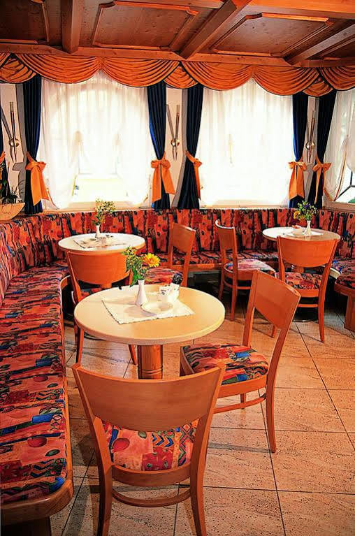 Hotel Maria Theresia Silandro Exterior foto