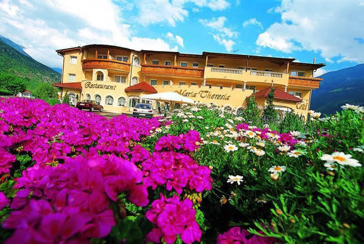 Hotel Maria Theresia Silandro Exterior foto